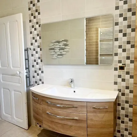 Mas Avec Piscine à 20 Minutes Du Pont Du Gard Villa