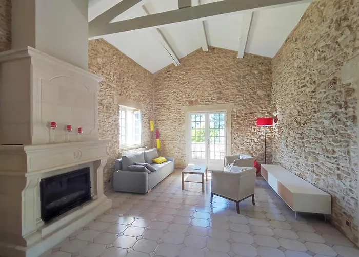 Mas Avec Piscine A 20 Minutes Du Pont Du Gard Villa Tresques